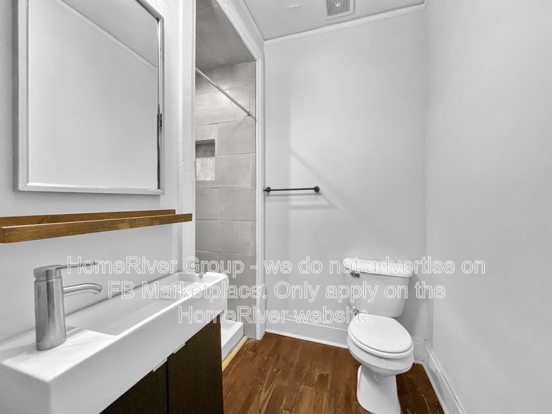 Stylish 2-Bedroom Home Near Westport Plaza  Modern Comfort Meets Class property image