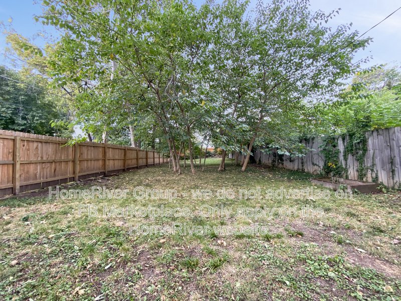 Stylish 2-Bedroom Home Near Westport Plaza  Modern Comfort Meets Class property image