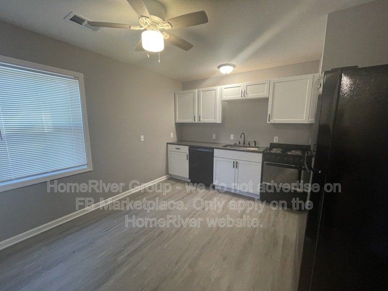 PRE-LEASE NOW! SOUTH KANSAS CITY GEM WITH CHARM, CONVENIENCE property image