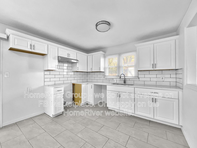 Peet Friendly! 16007 East 35th Street South, Independence MO 64055 property image