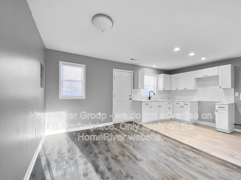 Pet friendly! 2713 Highland Drive, Kansas City KS 66106 property image