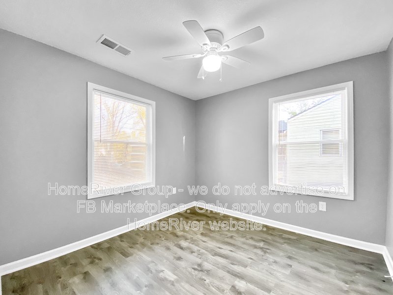 Pet friendly! 2713 Highland Drive, Kansas City KS 66106 property image