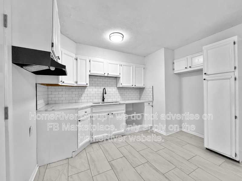 Pet friendly! 7606 E 112th St, Kansas City MO 64134 property image