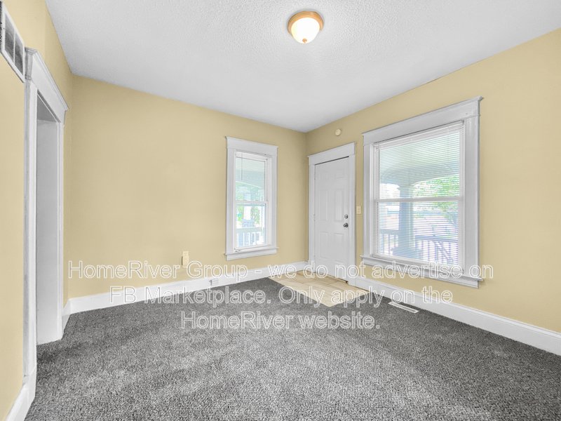 231 E Walnut St property image