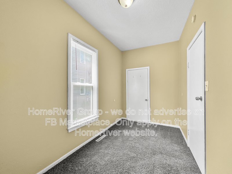 231 E Walnut St property image