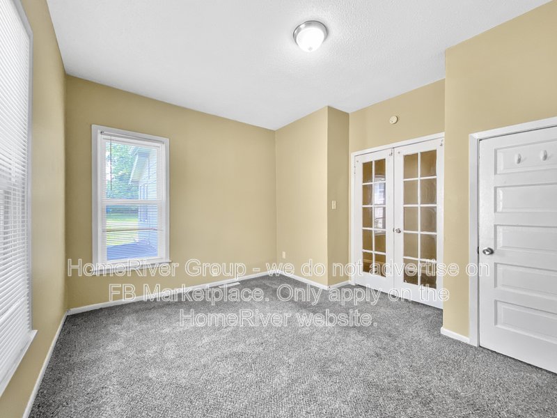 231 E Walnut St property image