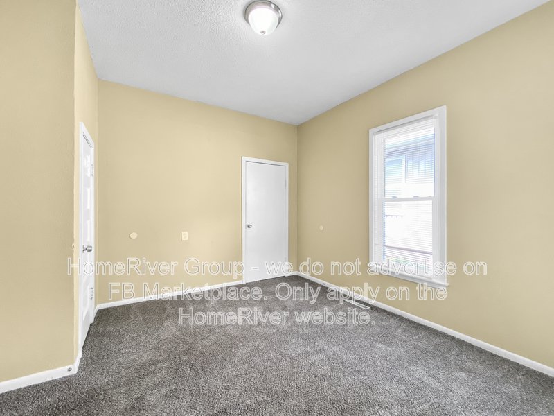 231 E Walnut St property image