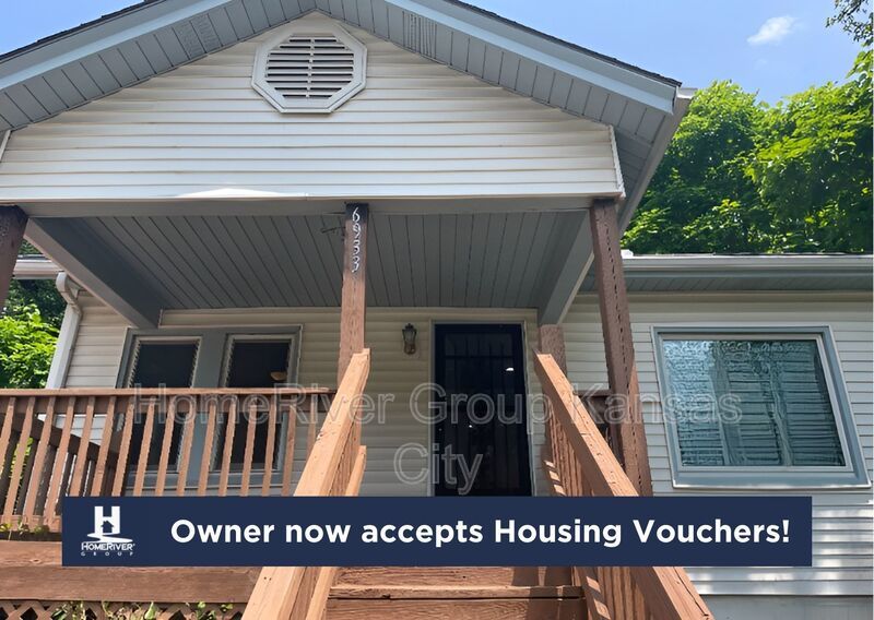 6933 Spruce Ave Kansas City, MO 641321668 Home River Kansas City