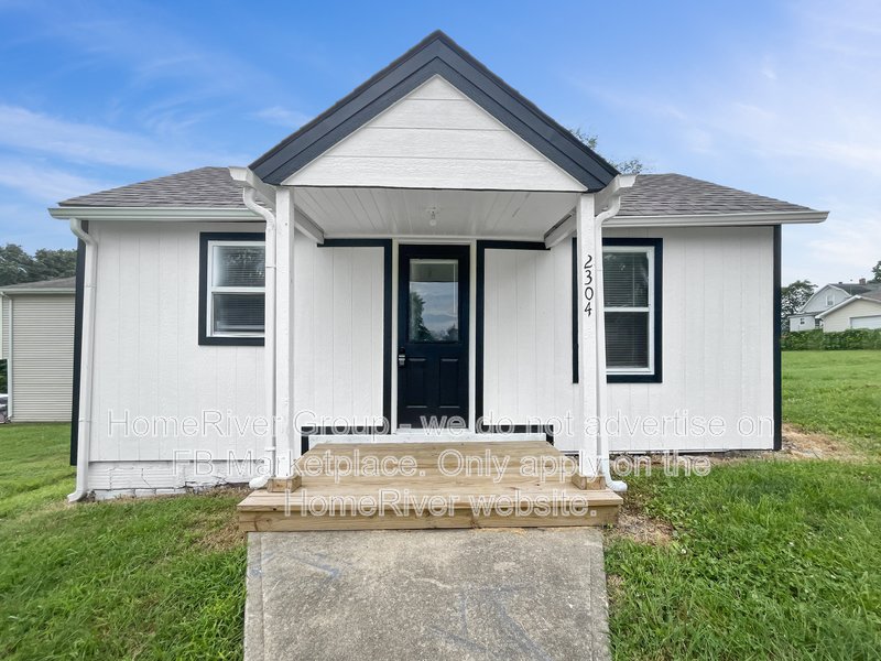 2 BEDROOM | LARGE YARD | NATURAL LIGHT | W/D HOOKUPS | COZY LAYOUT property image