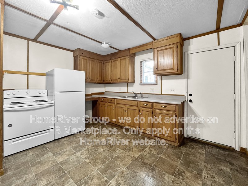 2 BEDROOM | LARGE YARD | NATURAL LIGHT | W/D HOOKUPS | COZY LAYOUT property image