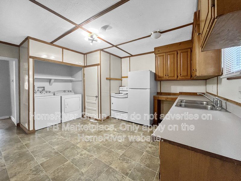 2 BEDROOM | LARGE YARD | NATURAL LIGHT | W/D HOOKUPS | COZY LAYOUT property image