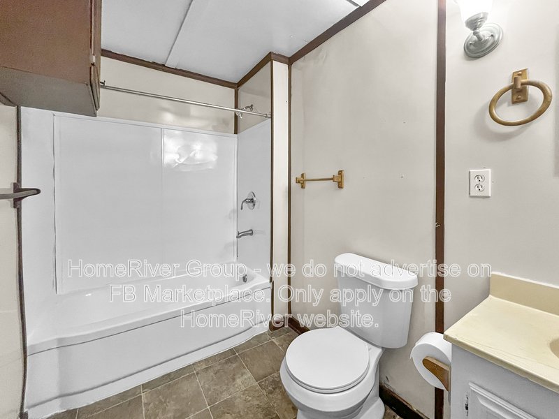 2 BEDROOM | LARGE YARD | NATURAL LIGHT | W/D HOOKUPS | COZY LAYOUT property image