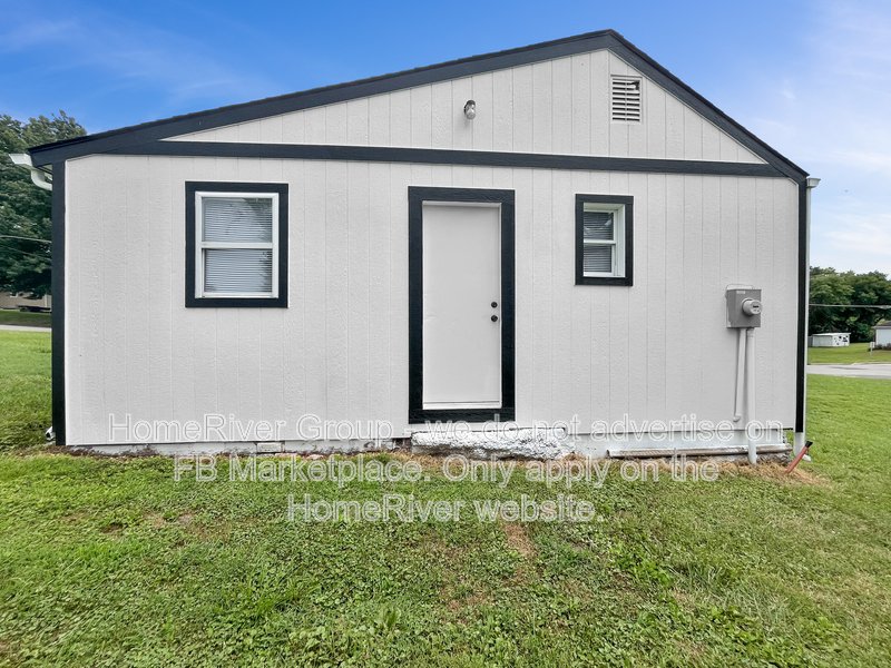 2 BEDROOM | LARGE YARD | NATURAL LIGHT | W/D HOOKUPS | COZY LAYOUT property image