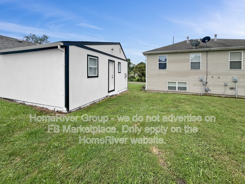 2 BEDROOM | LARGE YARD | NATURAL LIGHT | W/D HOOKUPS | COZY LAYOUT property image