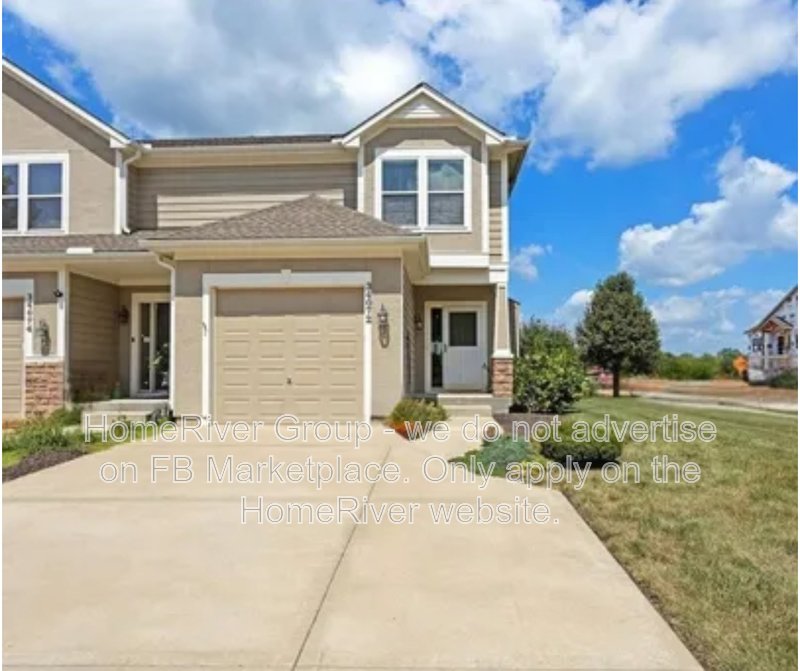 IMMACULATE 2-BEDROOM, 2.1-BATH TOWNHOUSE ON A BEAUTIFUL CORNER LOT! property image