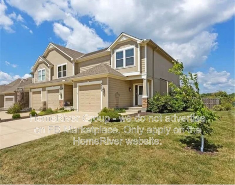 IMMACULATE 2-BEDROOM, 2.1-BATH TOWNHOUSE ON A BEAUTIFUL CORNER LOT! property image