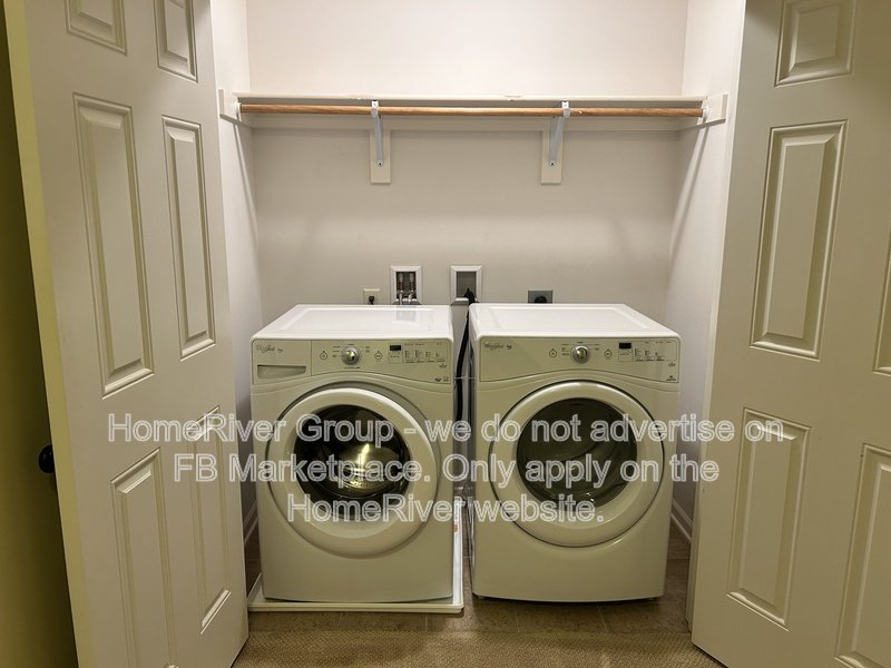 IMMACULATE 2-BEDROOM, 2.1-BATH TOWNHOUSE ON A BEAUTIFUL CORNER LOT! property image