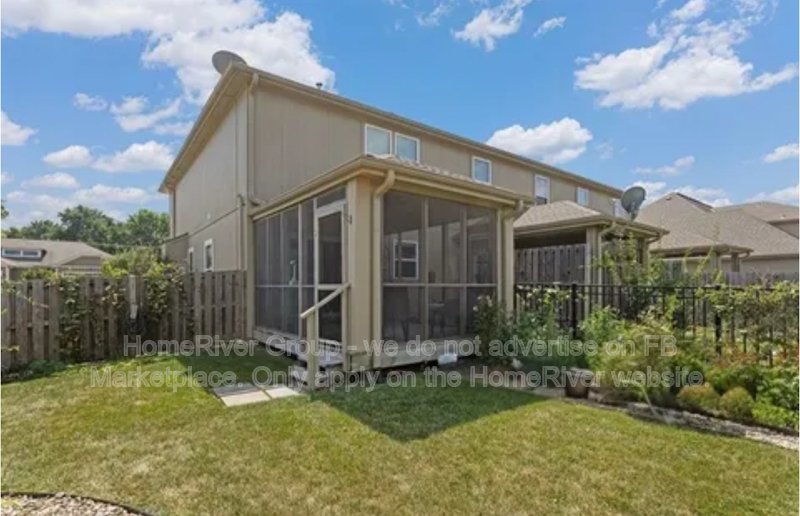 IMMACULATE 2-BEDROOM, 2.1-BATH TOWNHOUSE ON A BEAUTIFUL CORNER LOT! property image