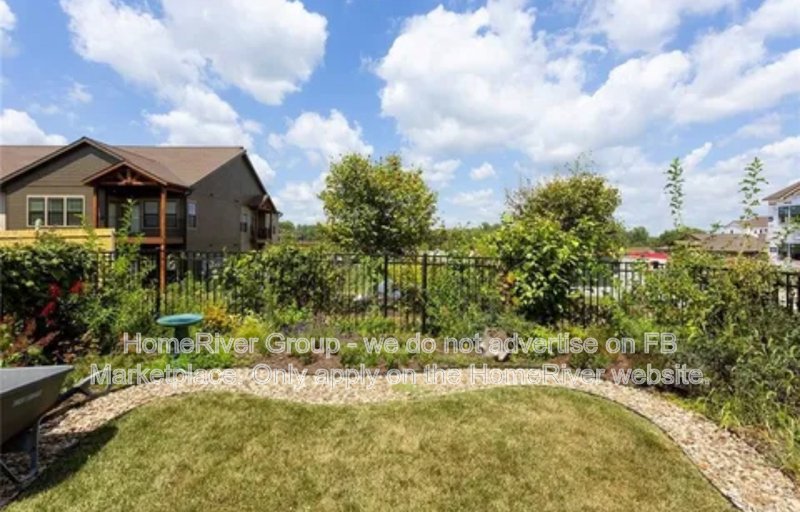 IMMACULATE 2-BEDROOM, 2.1-BATH TOWNHOUSE ON A BEAUTIFUL CORNER LOT! property image