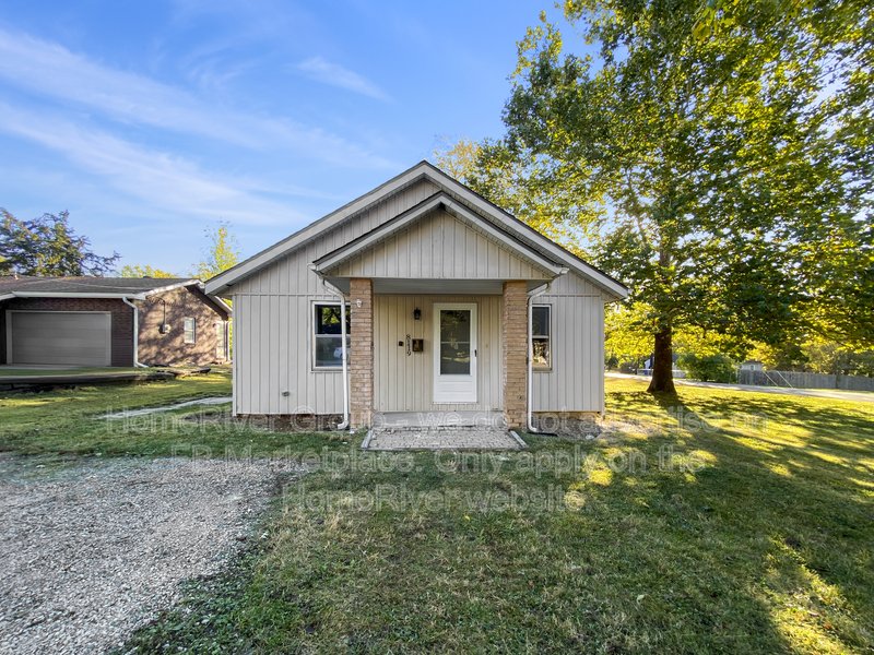 Apply Now! 8119 Manning Ave, Raytown MO 64138 property image