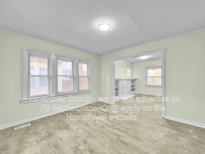 2231 E 68th St property image