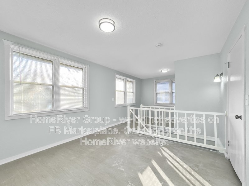 2231 E 68th St property image