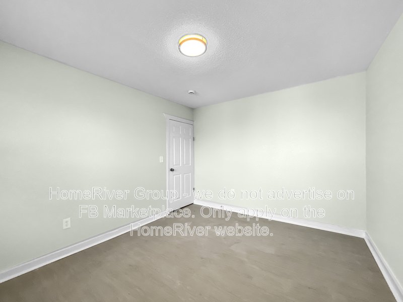 2231 E 68th St property image