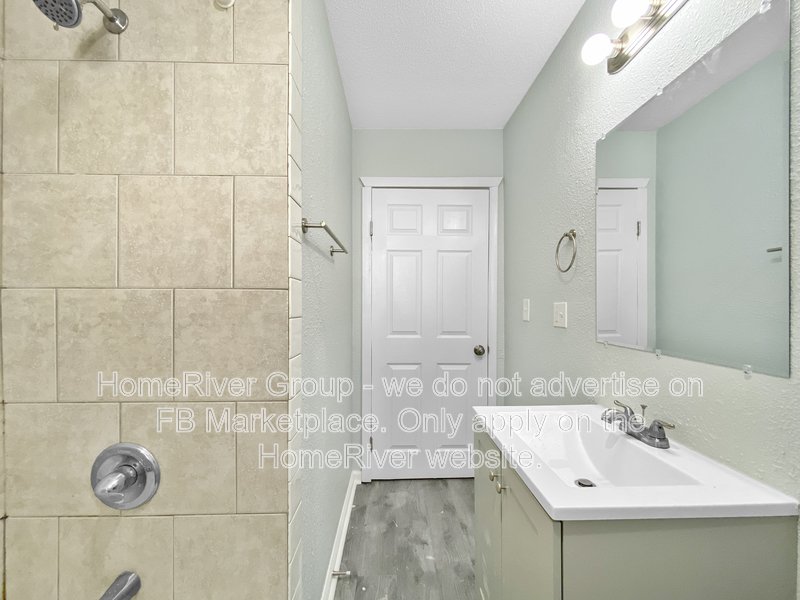 2231 E 68th St property image