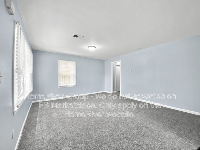 Updated End Unit 2 Bedroom + Bonus Room in Independence! 18-M Lease property image