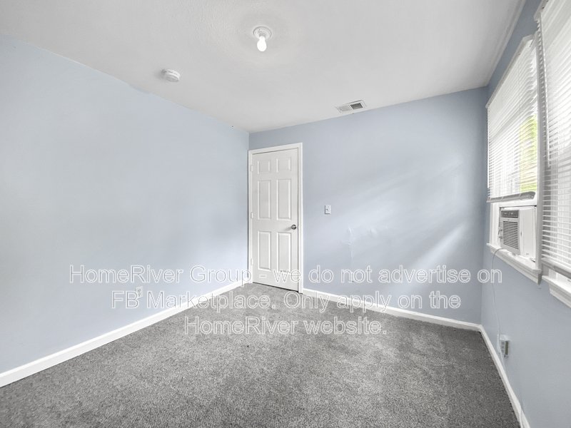 Updated End Unit 2 Bedroom + Bonus Room in Independence! 18-M Lease property image