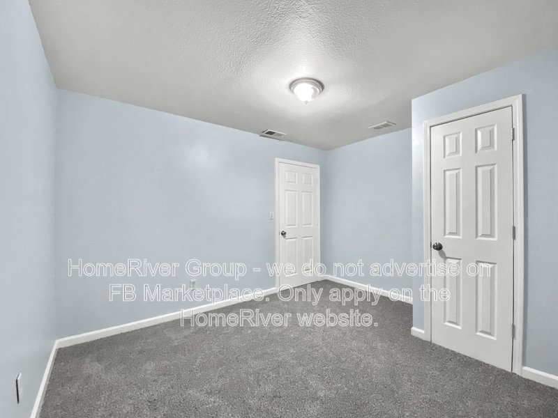 Updated End Unit 2 Bedroom + Bonus Room in Independence! 18-M Lease property image