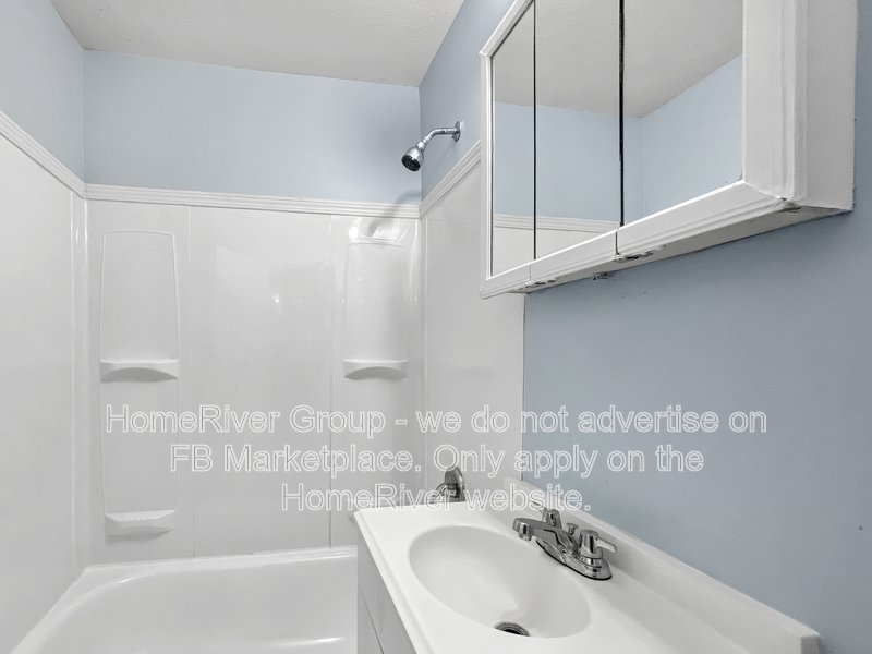 Updated End Unit 2 Bedroom + Bonus Room in Independence! 18-M Lease property image