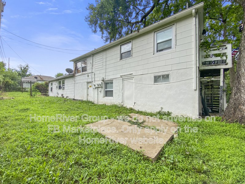 Updated End Unit 2 Bedroom + Bonus Room in Independence! 18-M Lease property image