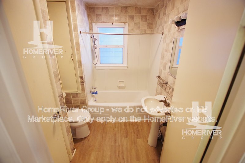 Cozy 4-Bedroom Home with Updated Flooring &amp;amp;amp;amp;amp;amp;amp; Fenced Yard! 16-18m leas property image