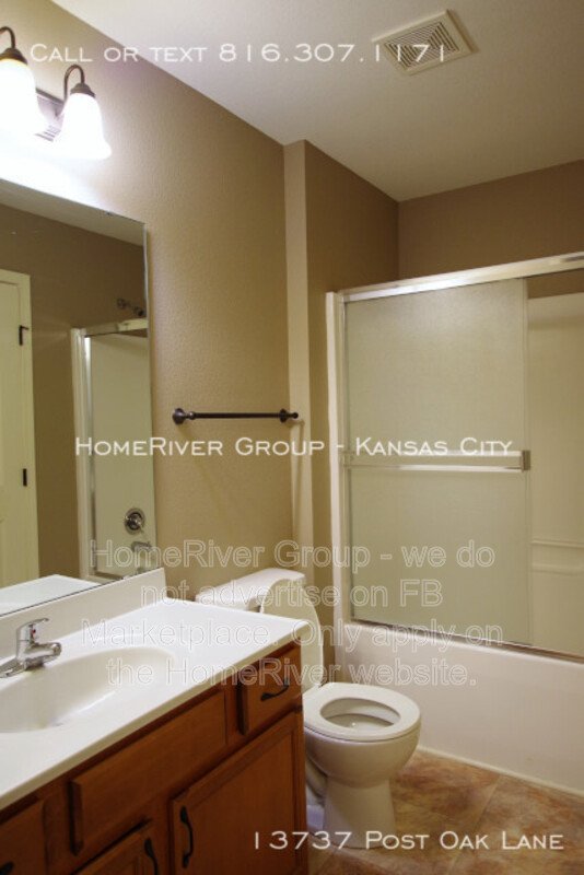 Bright &amp;amp;amp; Spacious 2 Bedroom / 2 Bath Duplex with In-Unit Washer&amp;amp;amp;Drye property image