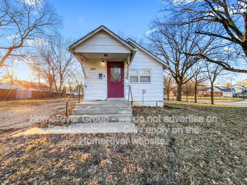 Welcome to this comfortable 2-bedroom, 1.5-bath home property image