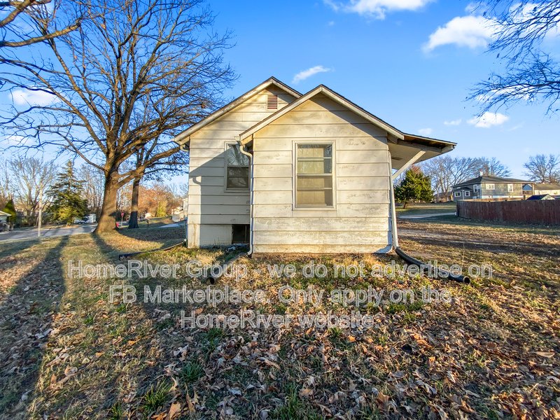 Welcome to this comfortable 2-bedroom, 1.5-bath home property image
