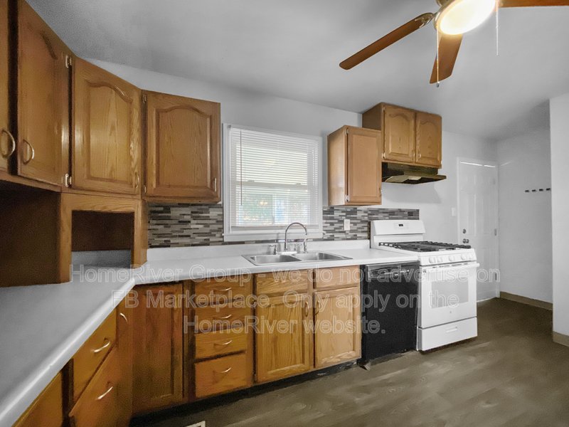 Comfort, Space and Location  North Kansas City Living at Its Best! property image