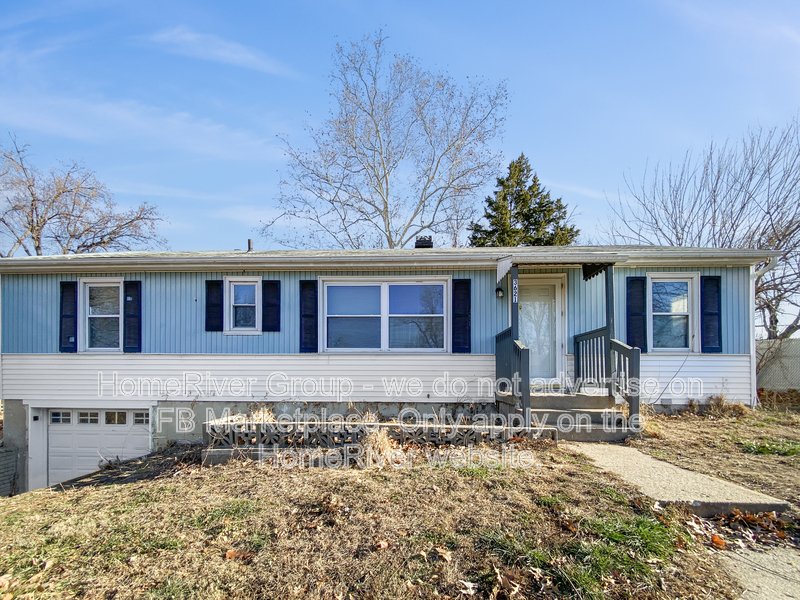 Comfort, Space and Location  North Kansas City Living at Its Best! property image