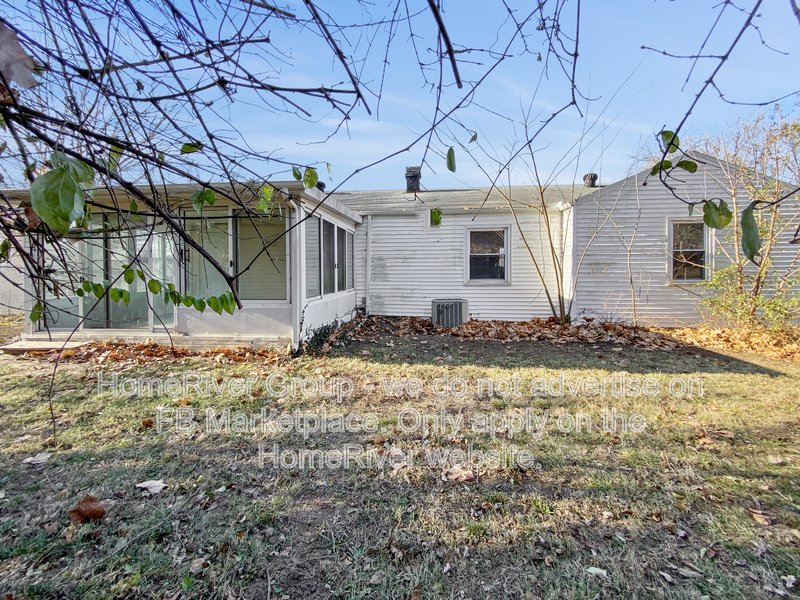 Comfort, Space and Location  North Kansas City Living at Its Best! property image