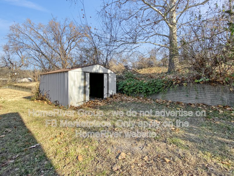 Comfort, Space and Location  North Kansas City Living at Its Best! property image