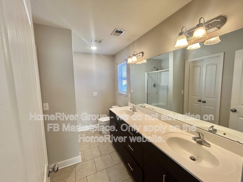 Stylish, Spacious Duplex in a Prime Location  A Place Youll Love Comin property image