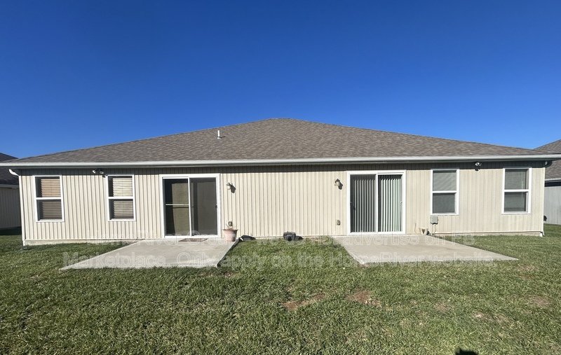 Stylish, Spacious Duplex in a Prime Location  A Place Youll Love Comin property image