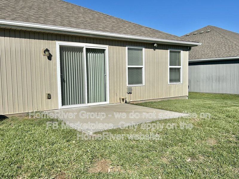 Stylish, Spacious Duplex in a Prime Location  A Place Youll Love Comin property image