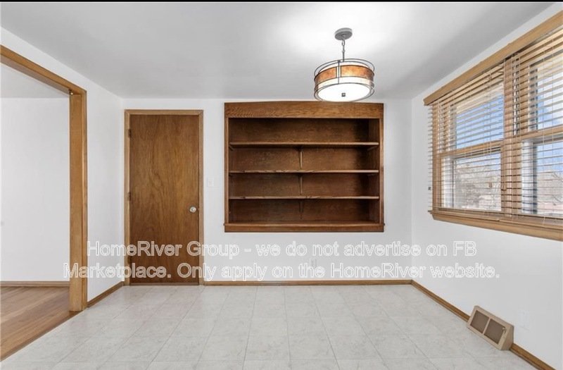 Gladstone Home with Finished Basement &amp;amp;amp;amp;amp;amp;amp;amp;amp;amp;amp; Second Kitch property image