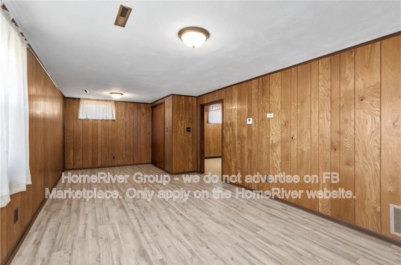 Gladstone Home with Finished Basement &amp;amp;amp;amp;amp;amp;amp;amp;amp;amp;amp; Second Kitch property image