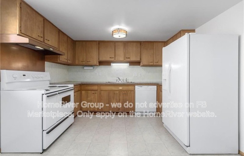 Gladstone Home with Finished Basement &amp;amp;amp;amp;amp;amp;amp;amp;amp;amp;amp; Second Kitch property image