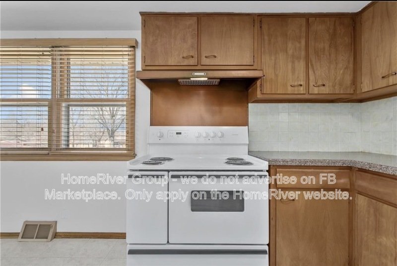 Gladstone Home with Finished Basement &amp;amp;amp;amp;amp;amp;amp;amp;amp;amp;amp; Second Kitch property image