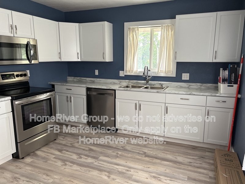 TIMELESS KC CHARM MEETS COMFORTABLE EVERYDAY LIVING  3 BEDROOM HOME property image