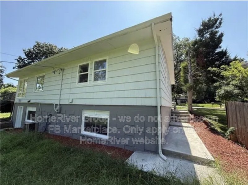 APPLY NOW  Timeless Ranch Living in the North Kansas City School Distr property image